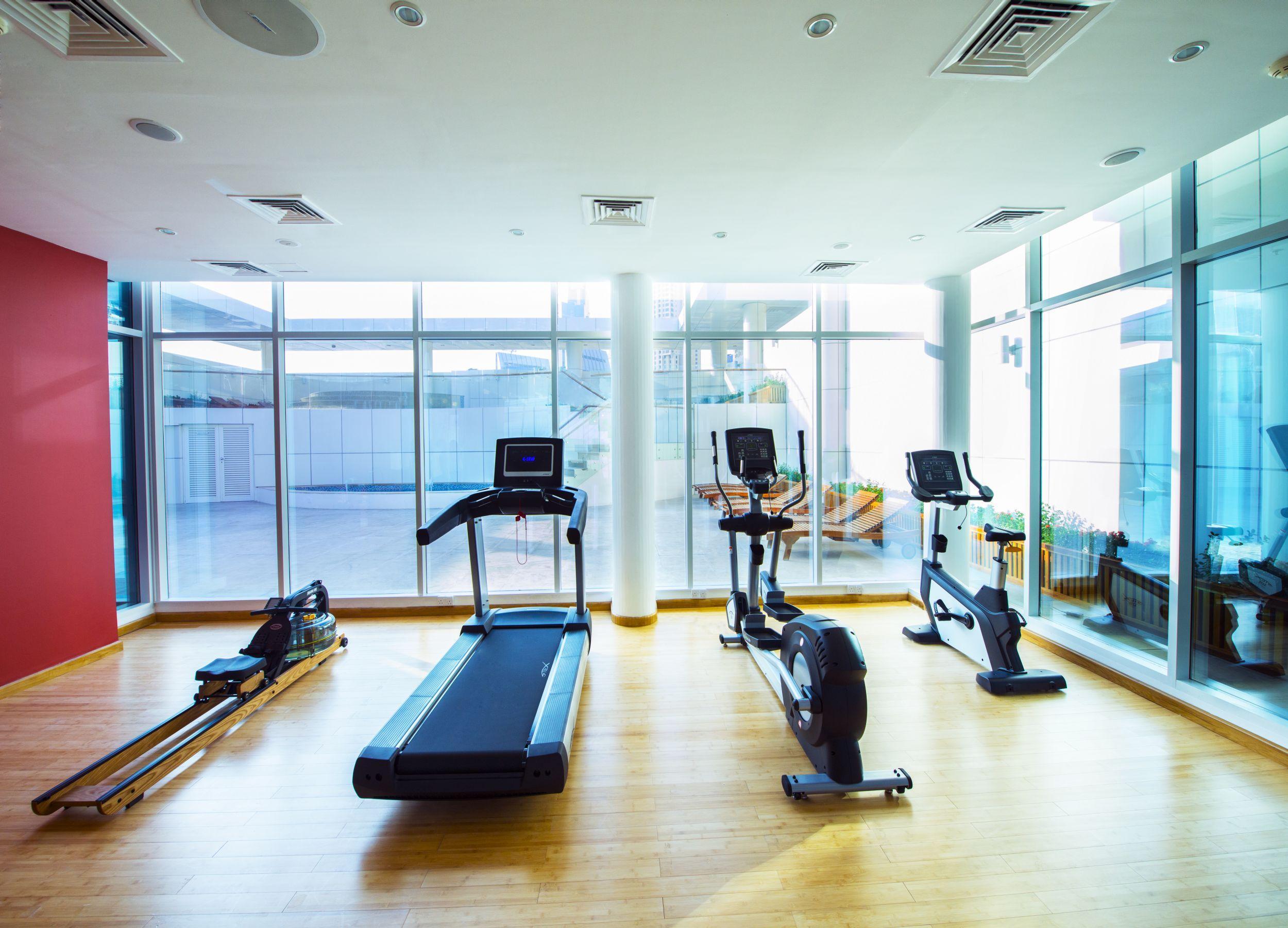 Jannah place dubai. Отель Jannah place Dubai Marina. Jannah place Dubai Marina 3*. Фитнес в Дубае. Fitness Dubai Marina.